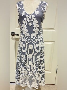 Sundance Gray Midi Dress with White Floral Appliqué